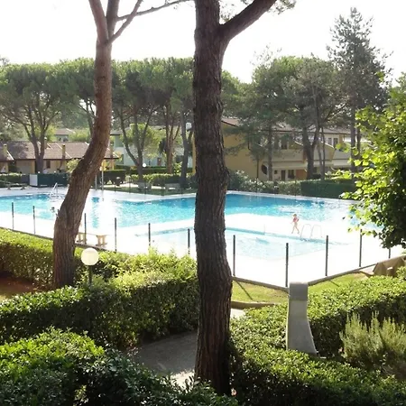In With Pool And Garden *